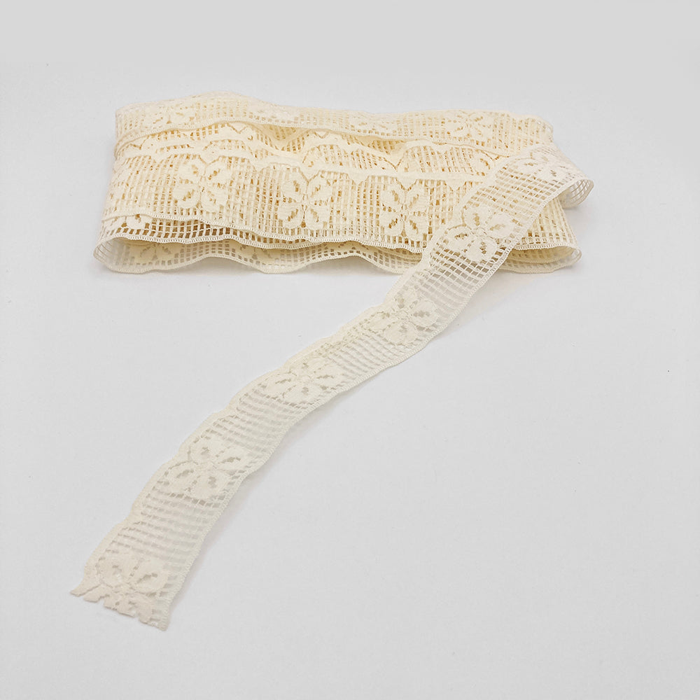 1-1/4" Cream Lace