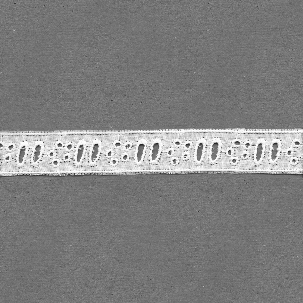 3/4" White Beading Eyelet